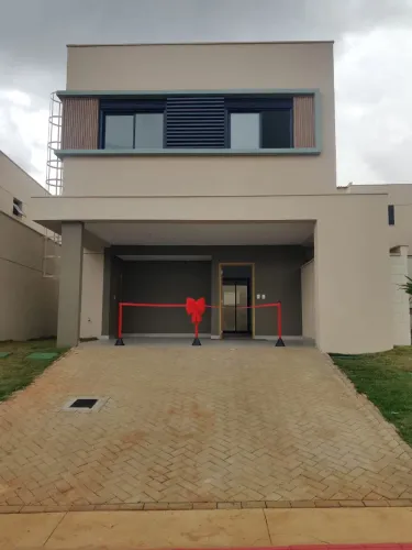 Casa em Condomínio fechado, 4 quartos - Jardins Marselha