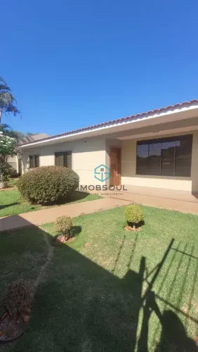 Casa com 3 quartos, 5 vagas e 280m² à venda no Zona 04, Maringá/PR