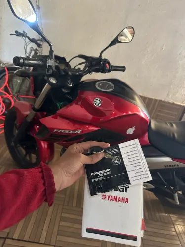 Fz25 vermelho 