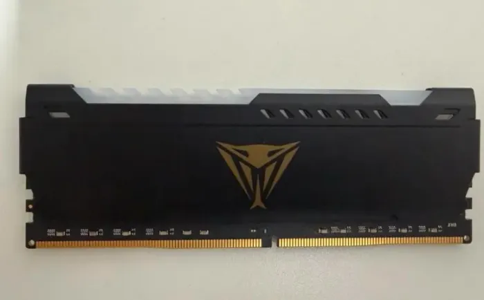 Memória RAM Patriot Viper Steel RGB 32 GB DDR4 3200 MHz CL18