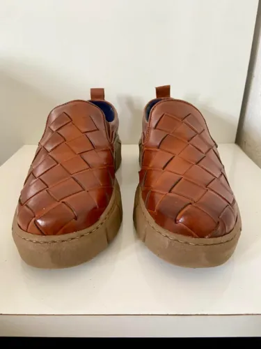 Sapato em Couro Trançado Marrom N38