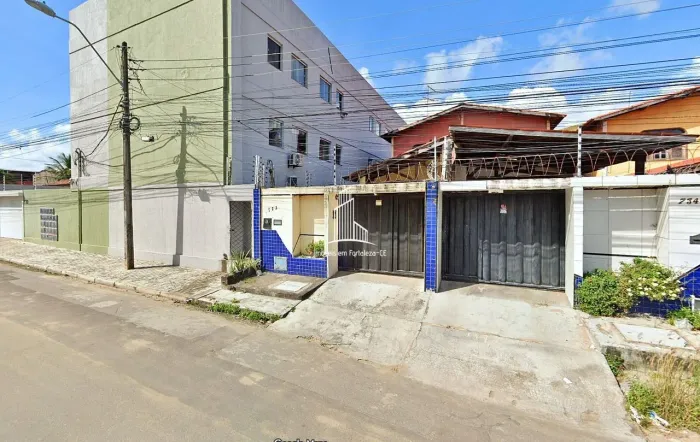 Casa Duplex com 3 Suítes e Quintal com Churrasqueira em Messejana | R$319.997,0