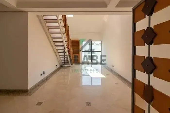 Cobertura com 3 Dormitórios, 2 Suítes, Terraço Panorâmico e 3 Vagas no Coração de Moema Ín