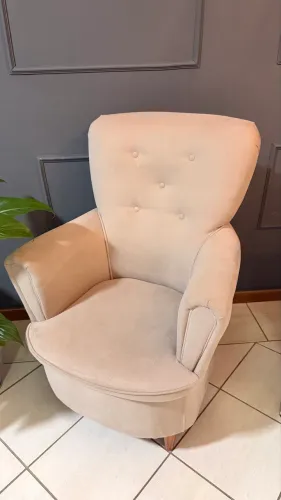 Poltrona Decorativa Clássica Bege