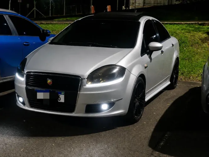 Fiat Linea LX 1.9/ 1.8 Flex 16V Dualogic 4P 2010