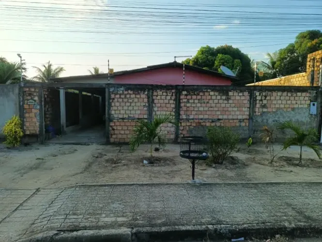 VENDE-SE CASA - LAURA MOREIRA - RUA ALDAIR VERAS DE CASTRO, 144 - BOA VISTA/RR