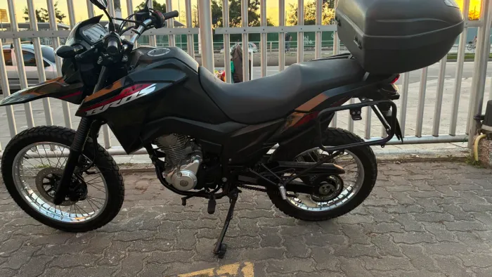 Honda NXR 160 Bros ESDD 2025 - Impecável + Baú e Protetor (Licenciada 2026)