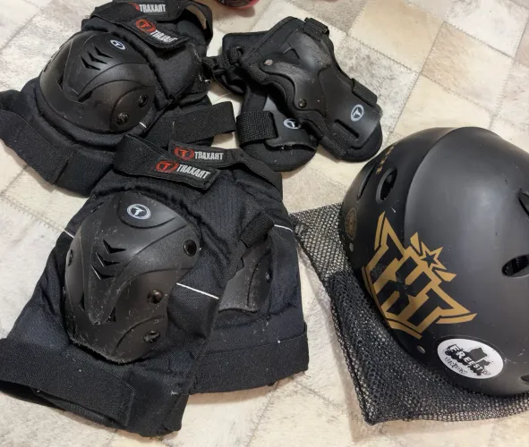 CAPACETE + KIT PROTEÇÃO - TRAXART