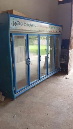 Vendo esse freezer de cinco portas