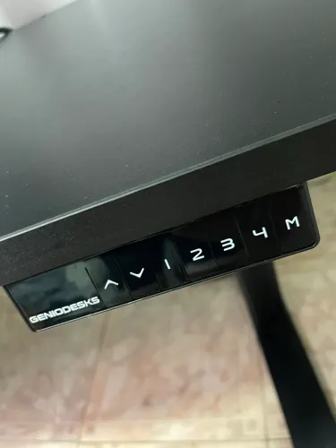 Mesa com Regulagem de Altura GenioDesk PRO