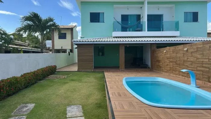 Cód. 8030 Barra de Jacuípe Casa 4/4, sendo 2 suítes em Condomínio com Acesso a Praia