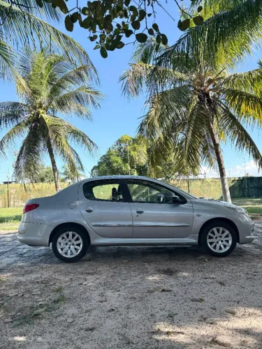 Peugeot 207 Sedan Passion XS 1.6 Flex 16V 4P AUT 2013
