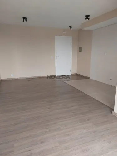 Apartamento à venda no Centro, com 2 quartos sendo 1 suíte e 1 vaga de garagem