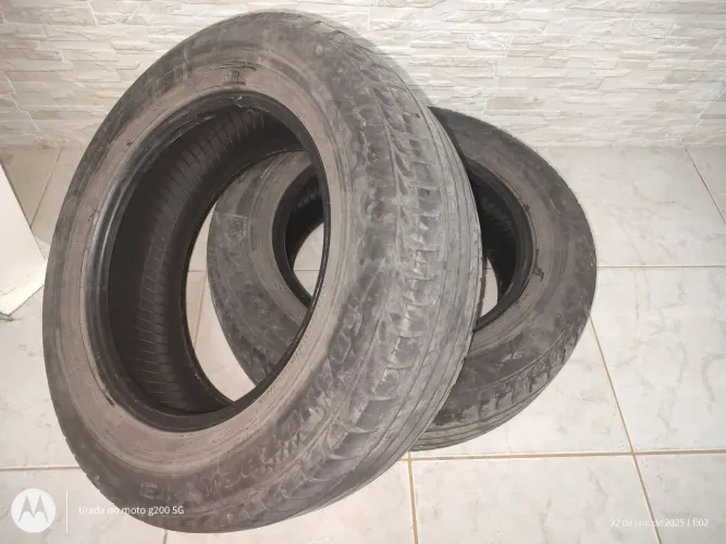 Pneus 235/60/16