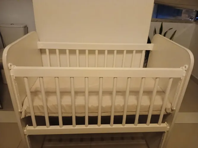 Vendo mini berço super conservado.