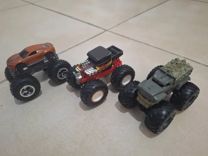 Monsters Trucks 