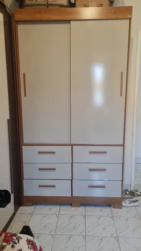 Guarda-roupa 2 portas 6 gavetas