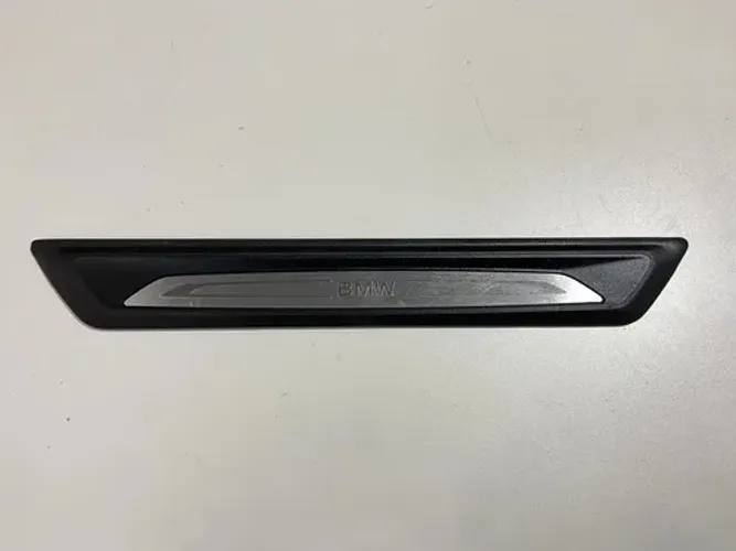 Acabamento Soleira Traseira Esquerda Bmw X1 2019 19074910 Preto