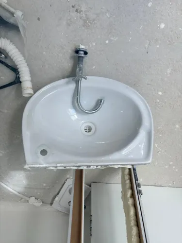 Lavatório de cerâmica