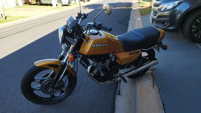 Moto CB 400 1982