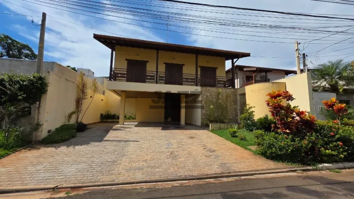 Sua Ilha Particular no Jardim Chapadão: Sobrado com Piscina e Conforto Absoluto