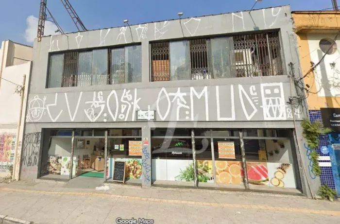 Ampla loja com dois andares 660m2 no coração de Pinheros, na rua Butantã