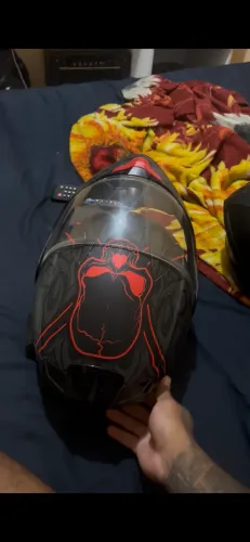 Vendo ou troco capacete Tm 56 e 58