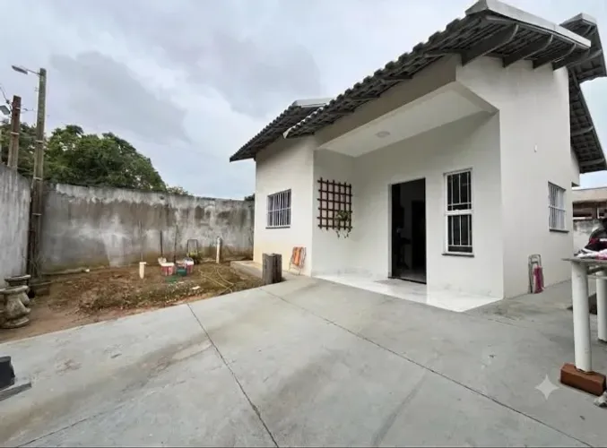 * Casa a venda