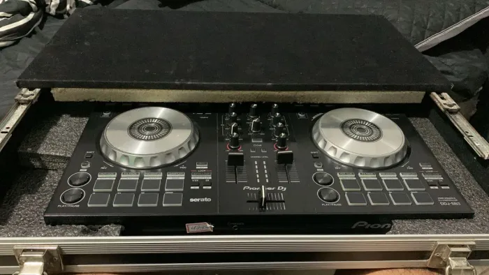 Pioneer deu sb3 usada e sem case.