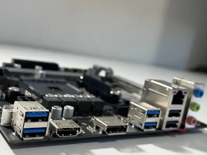 Placa Mãe Gamer AM4 Mini ITX  Compacta - Onda B550SD4-ITX - (Aceita Ryzen 7)