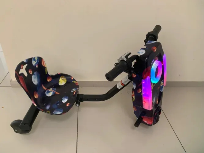 Triciclo elétrico infantil