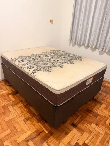 Cama box com baú