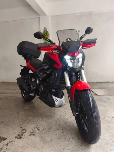 Bajaj dominar 400 novíssima