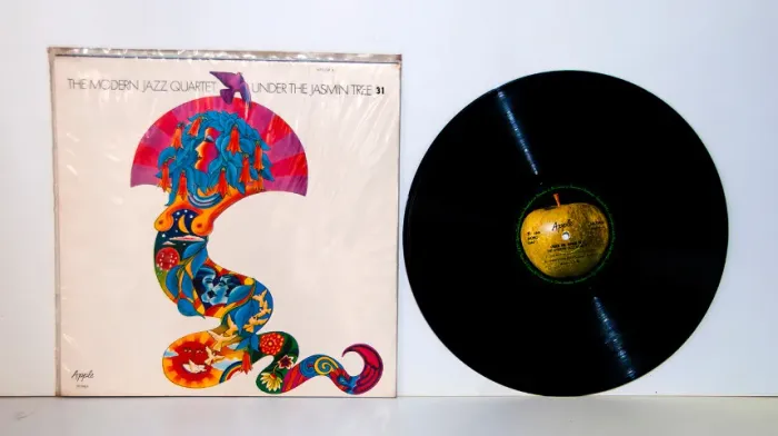 Disco Vinil - The Modern Jazz Quartet - Under The Jasmin Tree Odeon - Ind. Brasileira