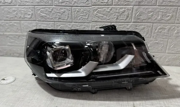 Farol direito Fiat Titano 2025 original novo