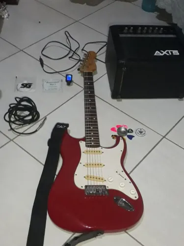 Kit completo Guitarra Cruiser by Crafter Stratocaster Vermelha