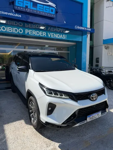 Toyota Hilux SW4 Diamond 2.8 TB 4X4 Die. Aut. 2025