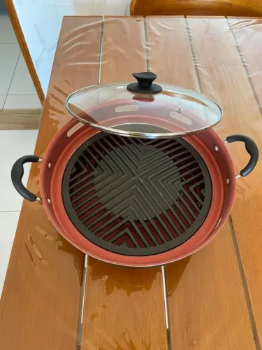 Churrasqueira grill elétrica.