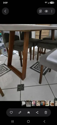 Mesa com 6 cadeiras