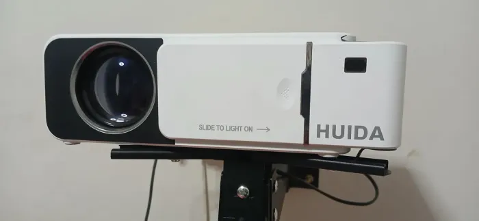 PROJETOR HUIDA