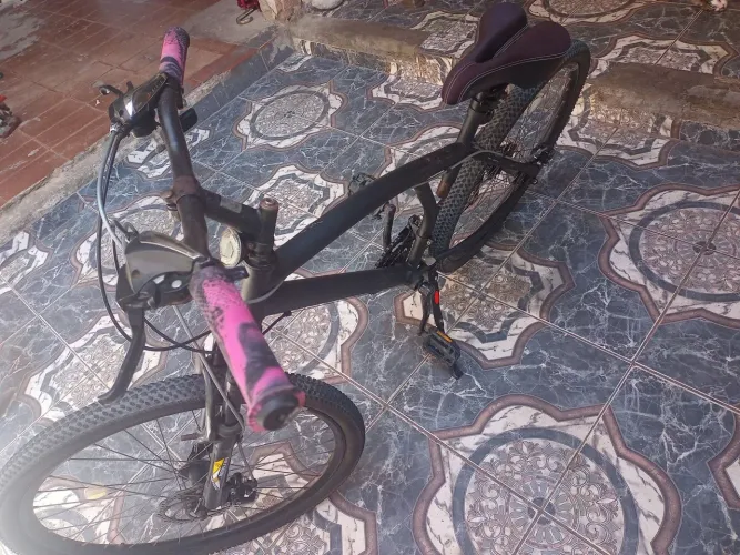 Bicicleta aro 26 com freios a disco