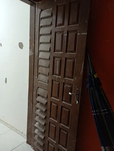 Cinco portas duas janelas