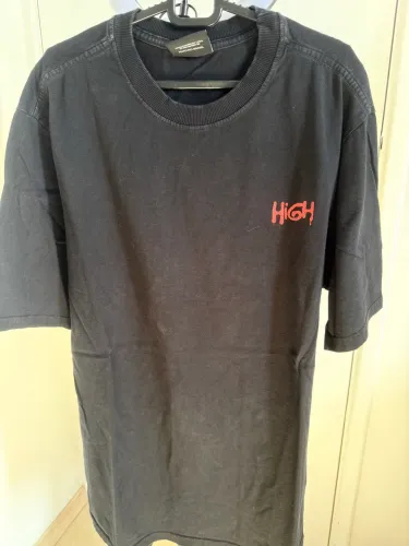 Camiseta High