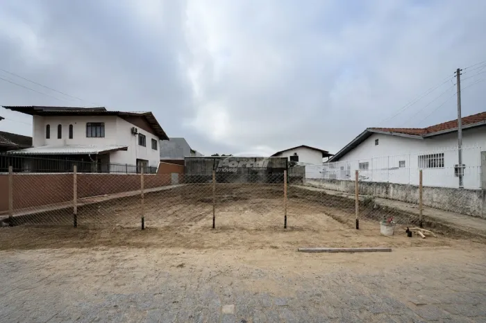 Terreno no Gravatá de Navegantes a 200 metros da praia