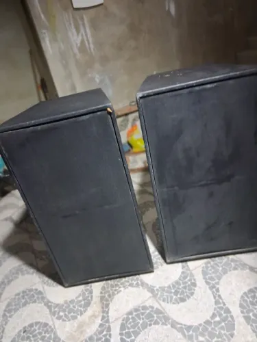 VENDO DUAS CAIXAS DE SOM PASSIVA TIPO GELADEIRA.. CAIXAS PROFISSIONAL..