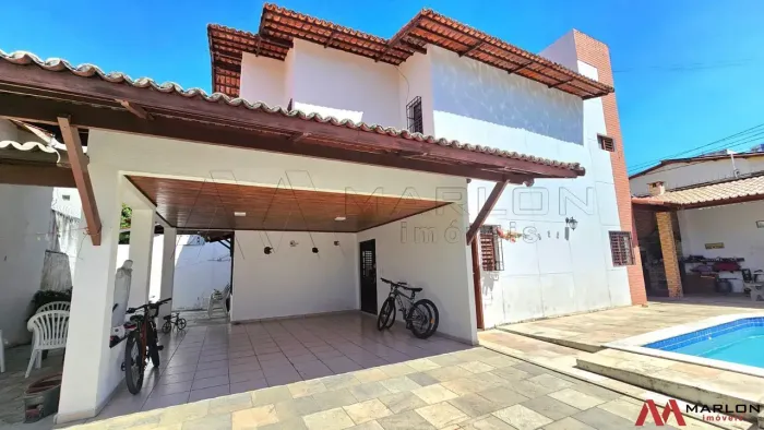Casa duplex em Capim Macio, 3 suítes, área gourmet, 300m².