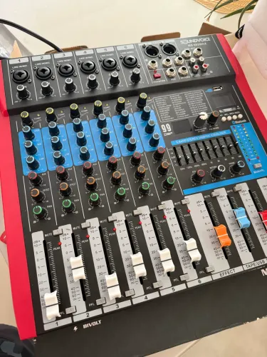 Mesa de Som Soundvoice MS602 Max - 6 Canais, Caixa, Efeitos + Fonte
