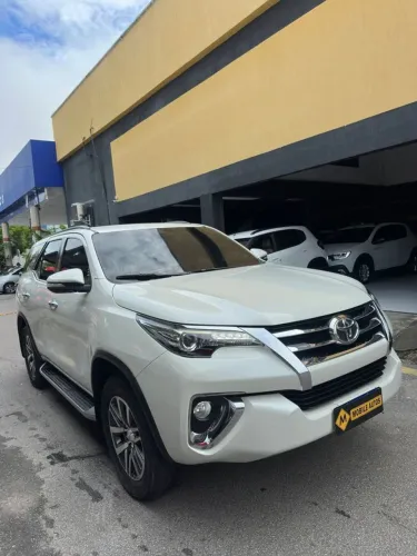 Toyota Hilux SW4 SRX 4X4 2.8 TDI 16V Dies. Aut. 2017