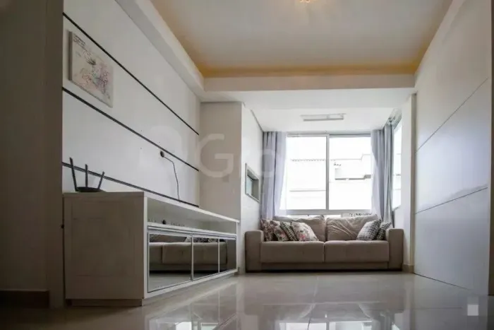 Duplex com 4 quartos sendo 1 suite com 179m² na Trindade.