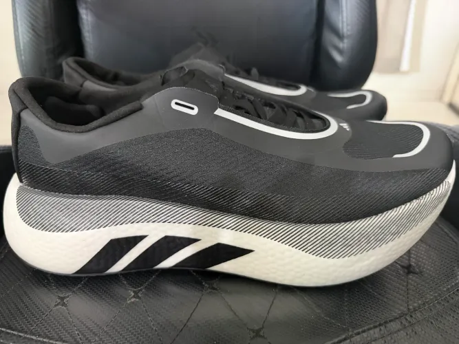 Tenis Adidas Hyperboost Edge - tamanho 43